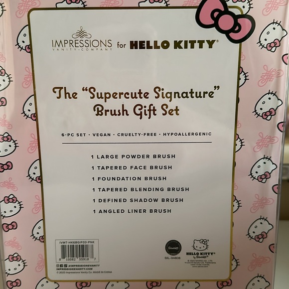 Hello kitty makeup brushes - Picture 5 of 6